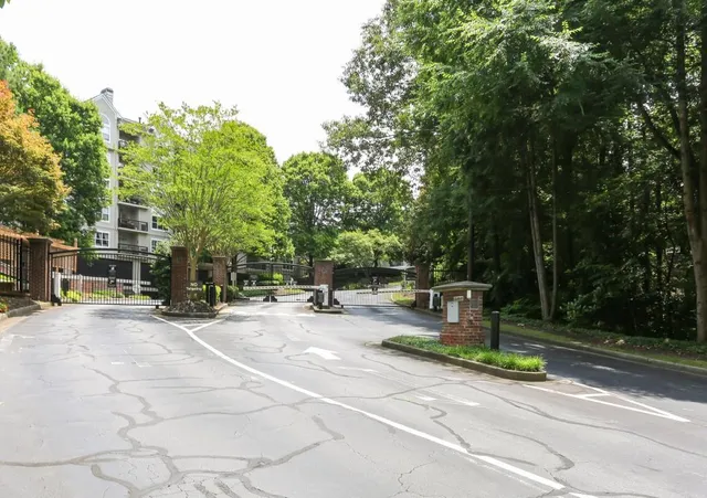 $290,000 | 1209 River Green Drive Northwest, Atlanta, GA 30327