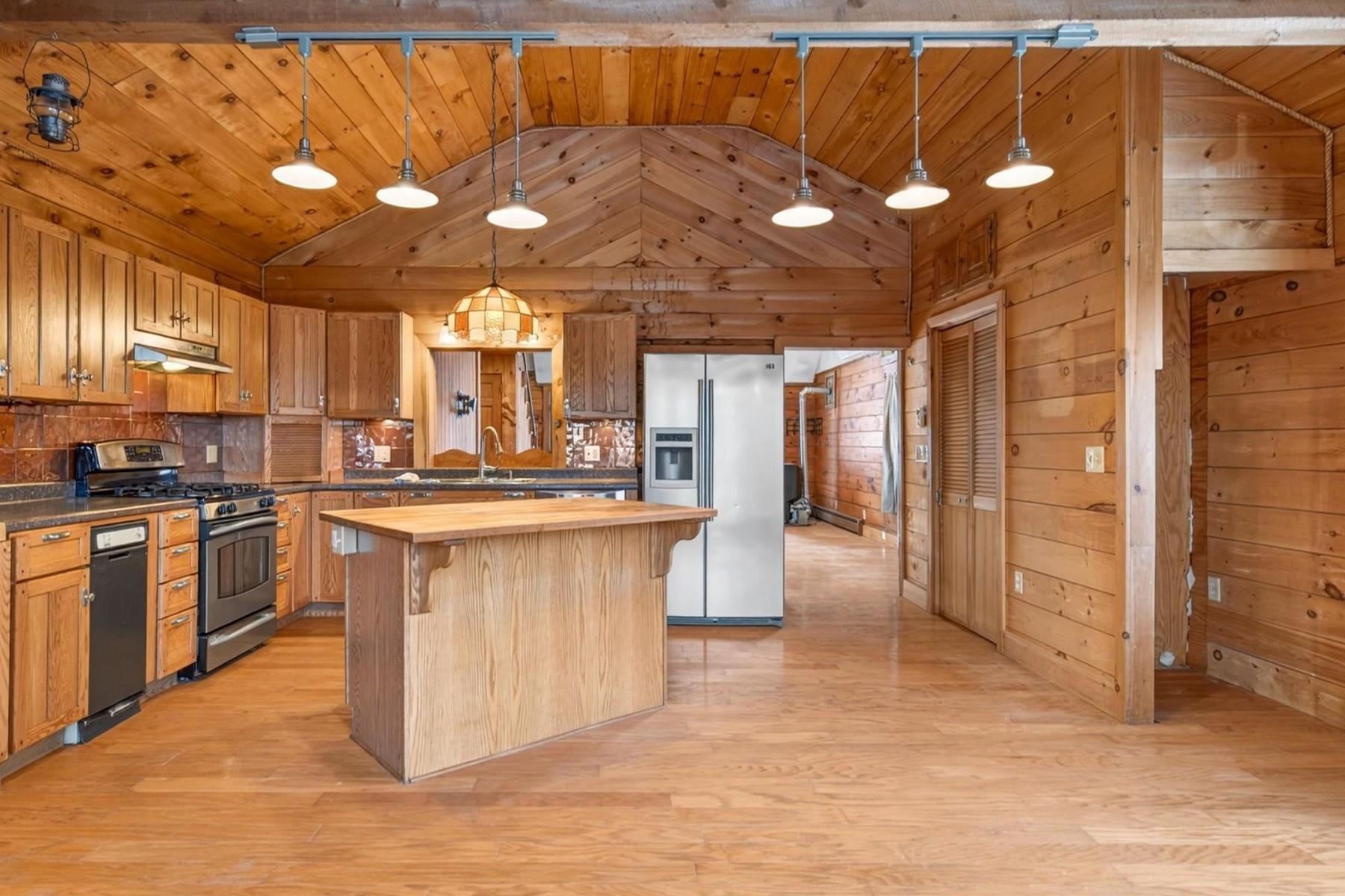 1350 Teer Road Clarendon, VT 05777 - Photo 15 of 53