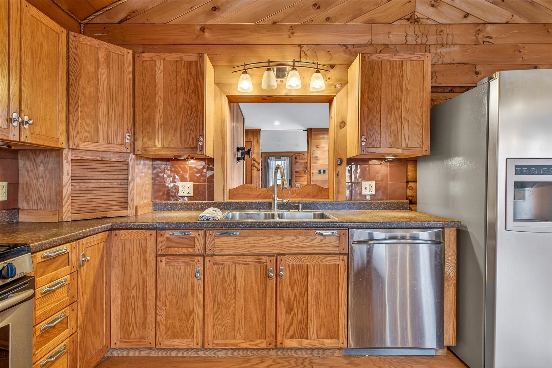 1350 Teer Road Clarendon, VT 05777 - Photo 17 of 53