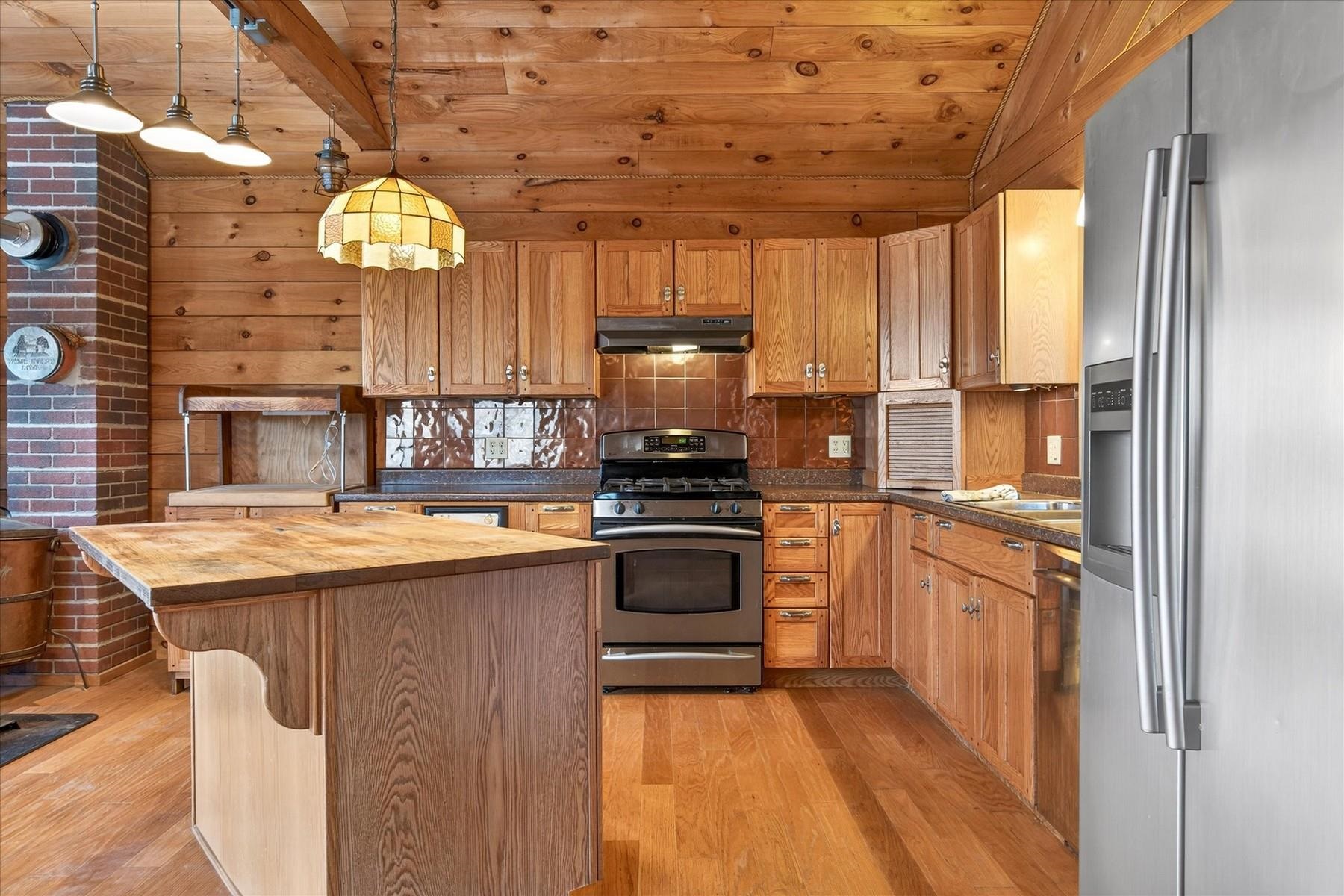 1350 Teer Road Clarendon, VT 05777 - Photo 18 of 53