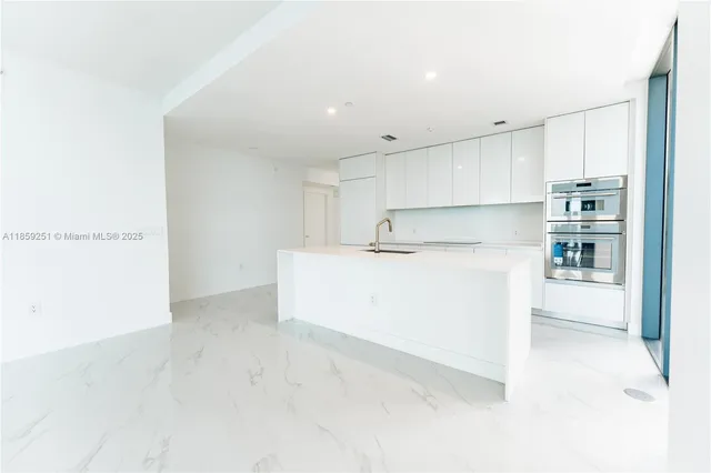 $17,000 | 700 Northeast 24th Street, Unit 4101, Miami, FL 33137