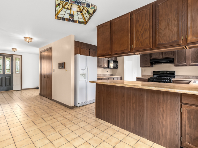 111 North Delany Road Gurnee, IL 60031 - Photo 11 of 23