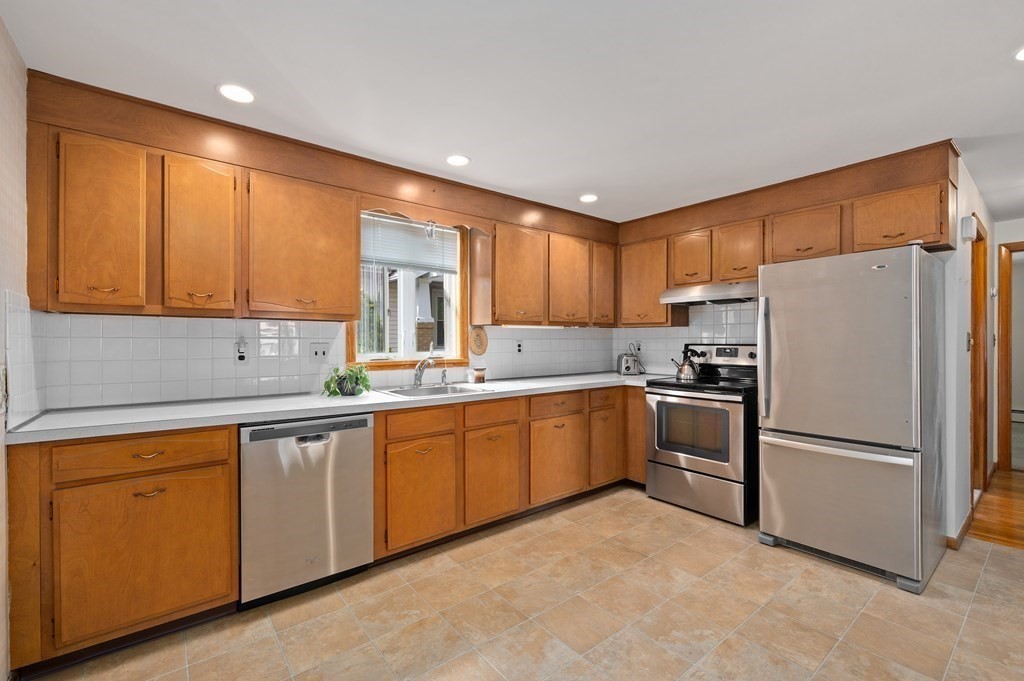 36 Nickerson Road Peabody, MA 01960 - Photo 9 of 18 Gallery Image 9