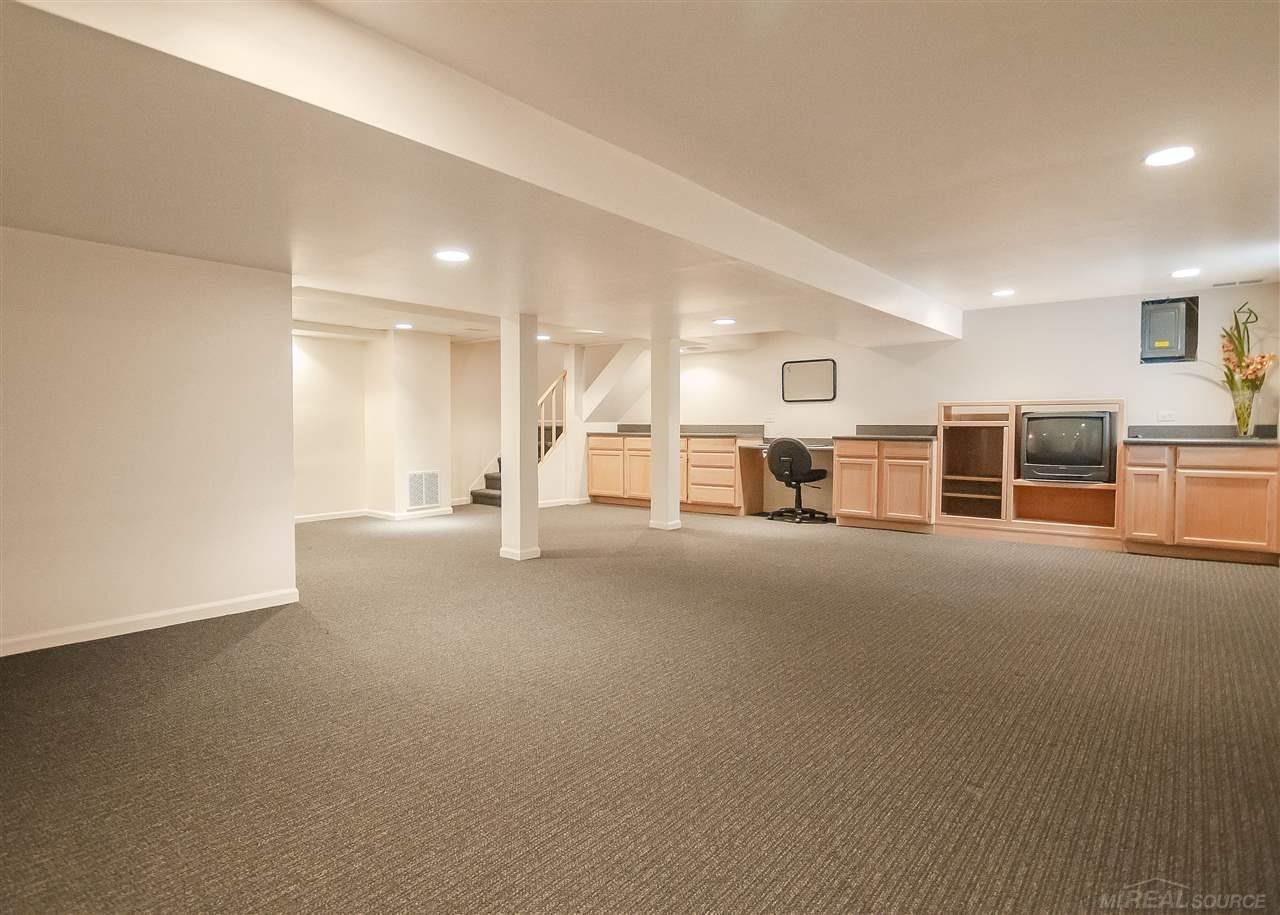 436 Barclay Road Grosse Pointe, MI 48236 - Photo 34 of 44 31362265-33.JPG