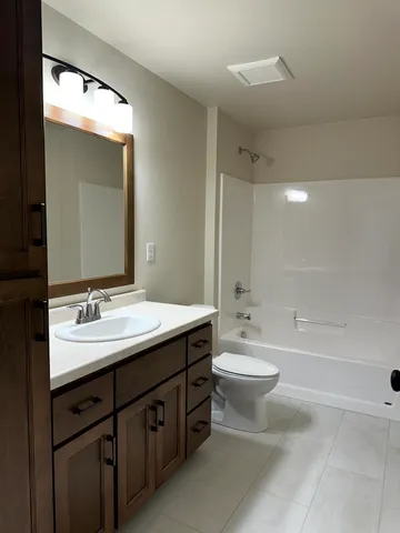 $489,900 | 1432 Crossroads Drive, De Pere, WI 54115