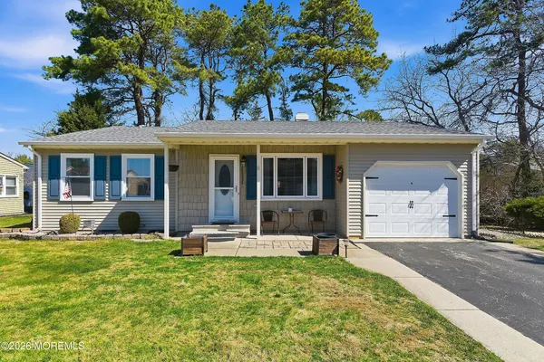 $225,000 | 8 Hummingbird Lane, Whiting, NJ 08759