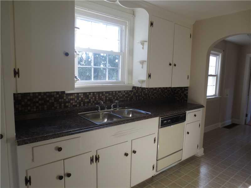 3250 Lamor Road Hermitage, PA 16148 - Photo 5 of 16 Kitchen.