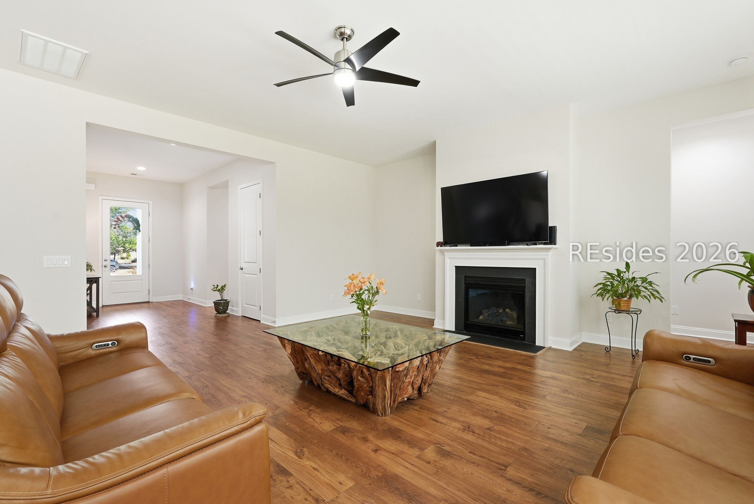 465 Azalea Place Hardeeville, SC 29927 - Photo 20 of 55 Gas fire place.