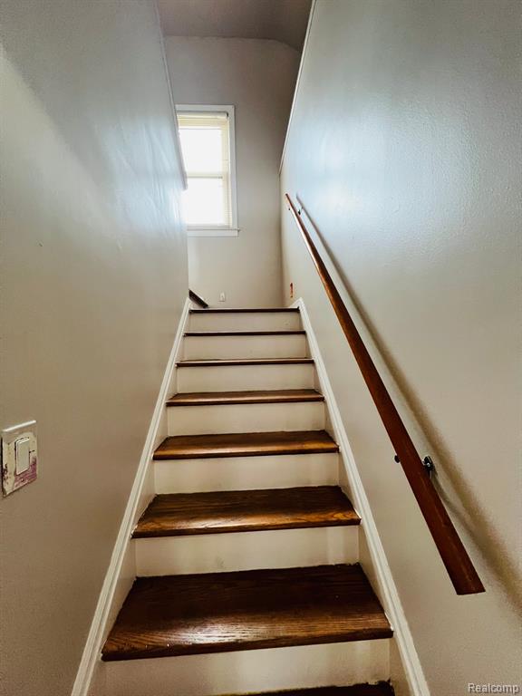 16344 East 10 Mile Road Eastpointe, MI 48021 - Photo 17 of 39 Gallery Image 17