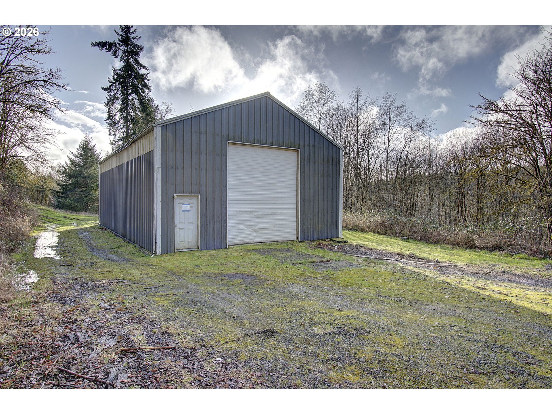 66743 Doetsch Road Deer Island, OR 97054 - Photo 37 of 43 a backyard of a house