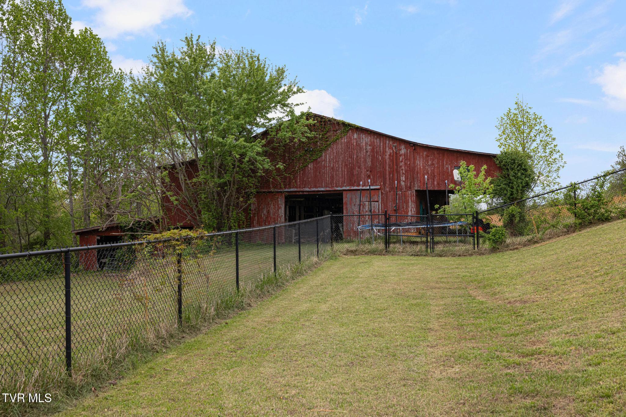 1180 Keller Road Afton, TN 37616 - Photo 58 of 62 Barn on property