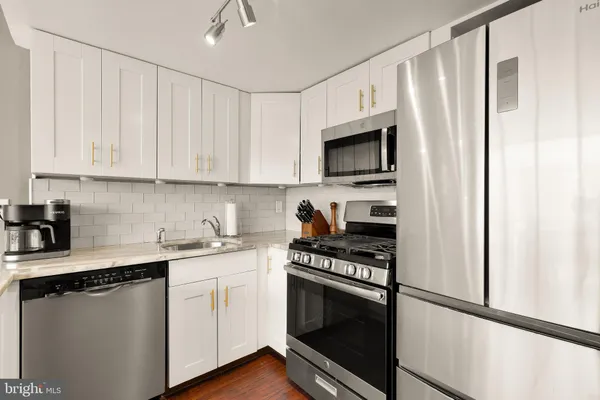 $2,995 | 1245 13th Street Northwest, Unit 1012, Washington, DC 20005