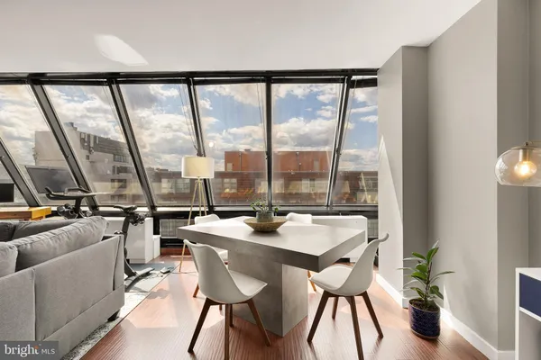 $2,995 | 1245 13th Street Northwest, Unit 1012, Washington, DC 20005