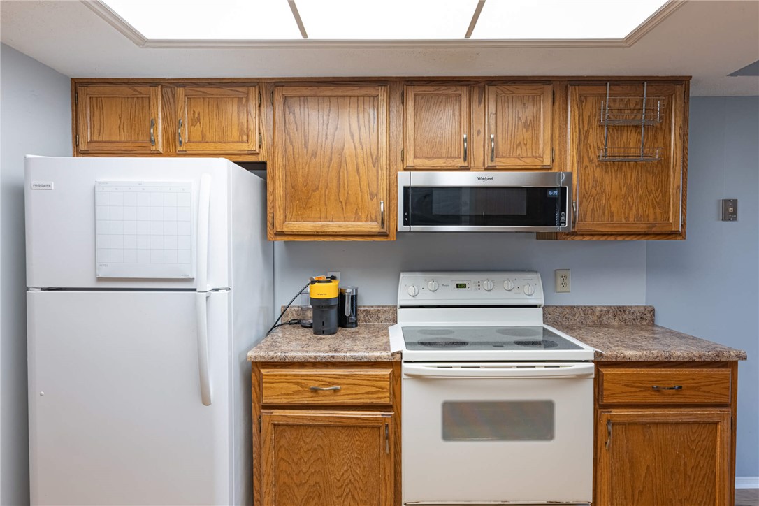 5399 Country Ridge Drive Mason, OH 45040 - Photo 10 of 29 This kitchen offers functionality and comfort, perfect for everyday living.