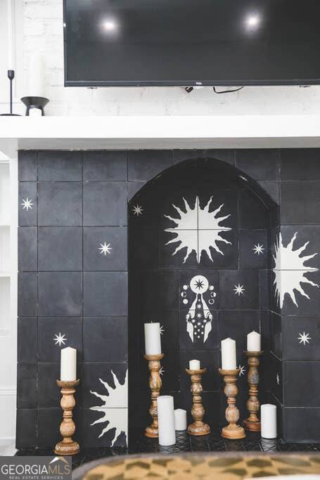 449 Greenwood Avenue Northeast, Unit 1 Atlanta, GA 30308 - Photo 8 of 27 a front view of a house