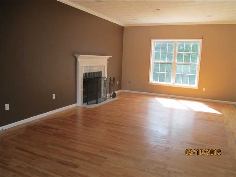 10 Paddock Drive Cranston, RI 02921 - Photo 2 of 11 Living Room.