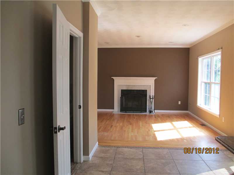 10 Paddock Drive Cranston, RI 02921 - Photo 4 of 11 Kitchen.