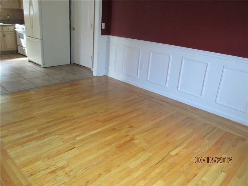 10 Paddock Drive Cranston, RI 02921 - Photo 5 of 11 Dining Room.