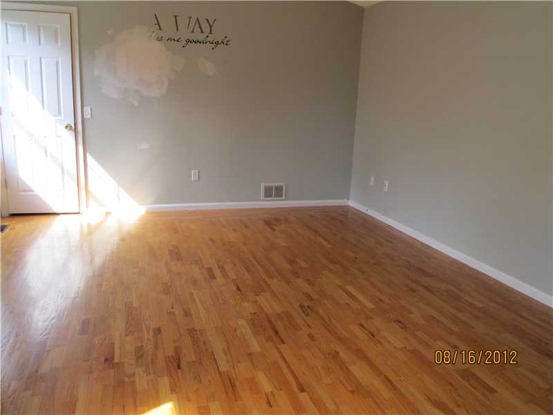10 Paddock Drive Cranston, RI 02921 - Photo 8 of 11 Master Bedroom.