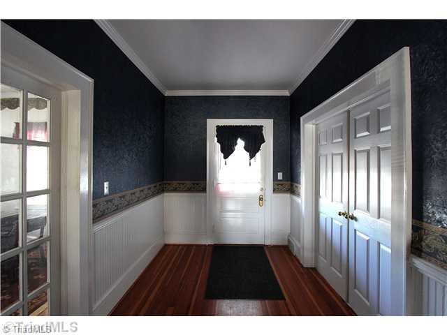 210 East Dalton Road King, NC 27021 - Photo 2 of 11 Entry.