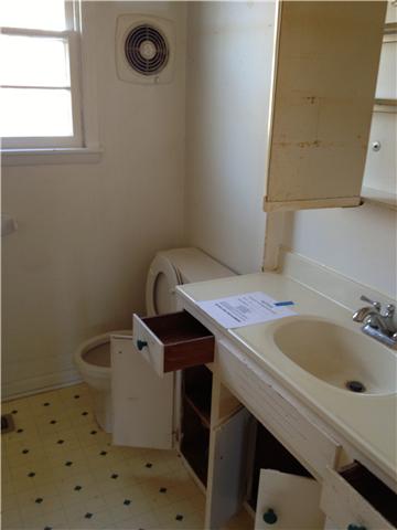 4451 Washington Road Greenbrier, TN 37073 - Photo 7 of 18 Full bath