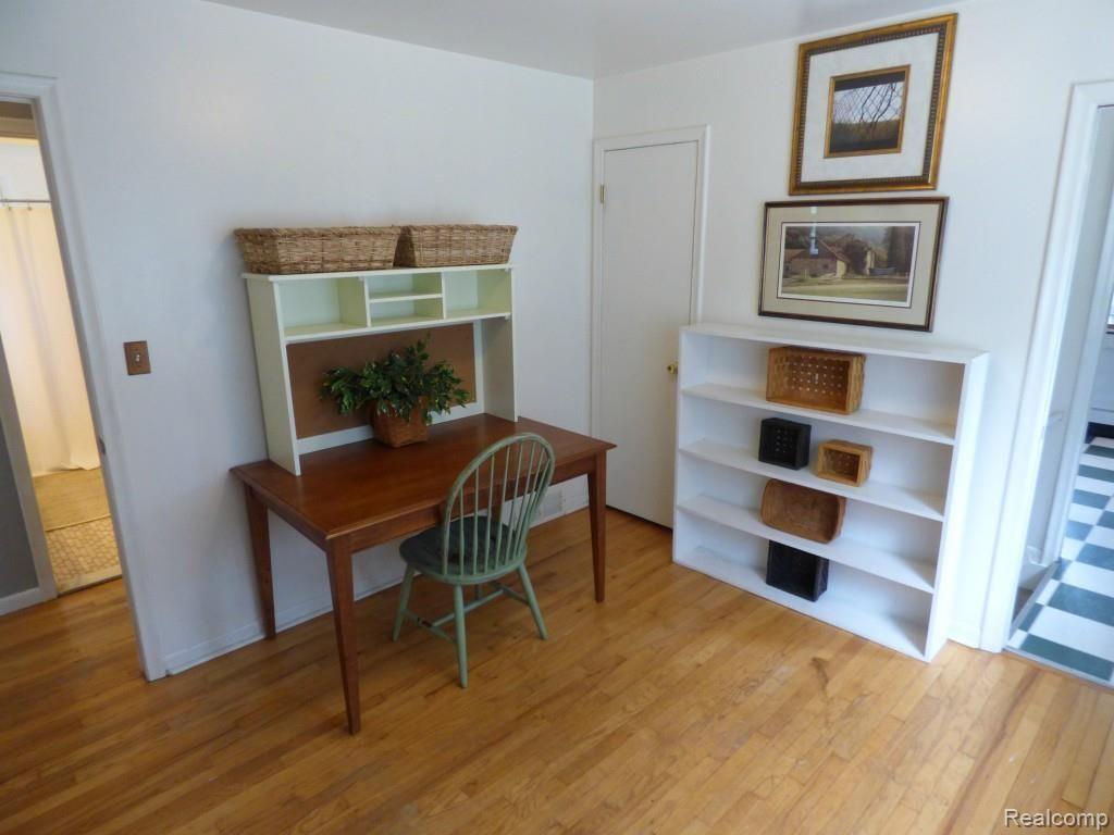 543 Lake George Road Oakland, MI 48363 - Photo 8 of 35
