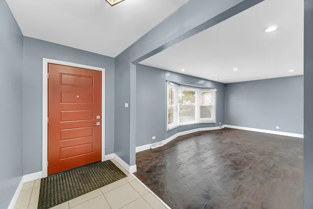 $270,000 | 17804 Pebblewood Lane, Hazel Crest, IL 60429