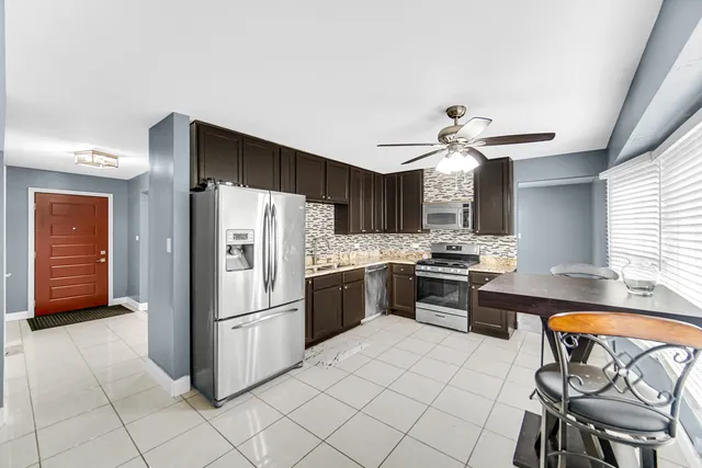 $270,000 | 17804 Pebblewood Lane, Hazel Crest, IL 60429