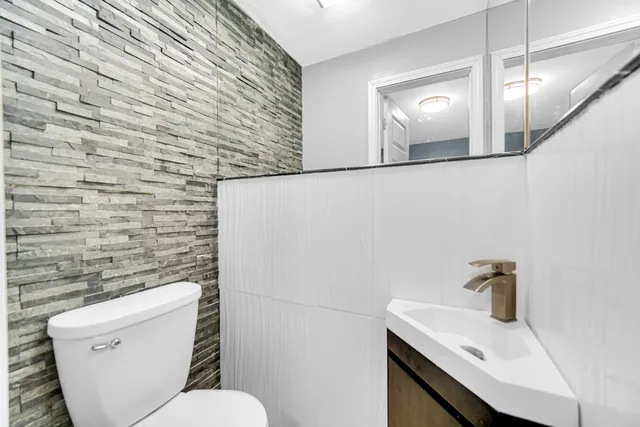 $270,000 | 17804 Pebblewood Lane, Hazel Crest, IL 60429