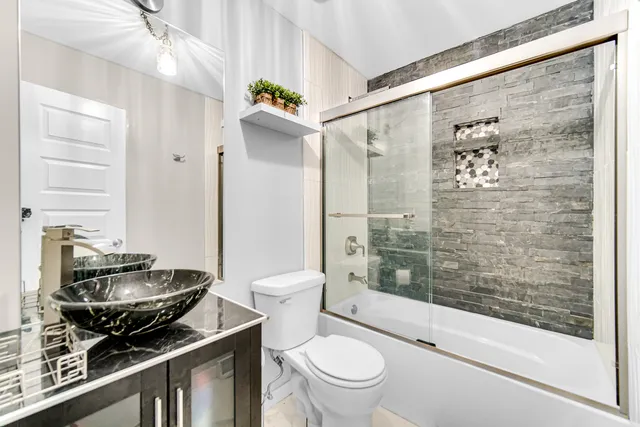 $270,000 | 17804 Pebblewood Lane, Hazel Crest, IL 60429