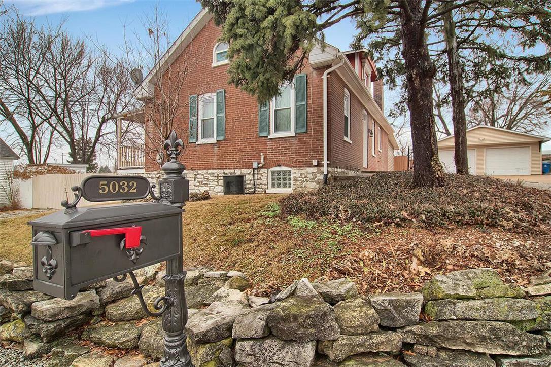 5032 Heege Road St. Louis, MO 63123 - Photo 1 of 34 Gallery Image 1