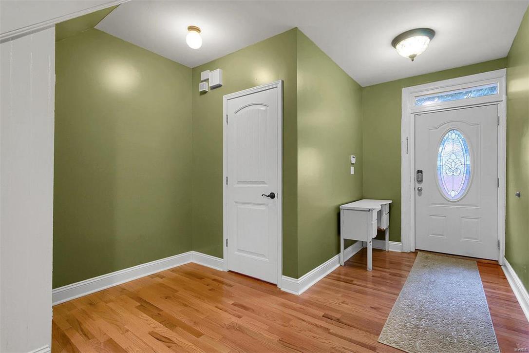 5032 Heege Road St. Louis, MO 63123 - Photo 4 of 34 Gallery Image 4
