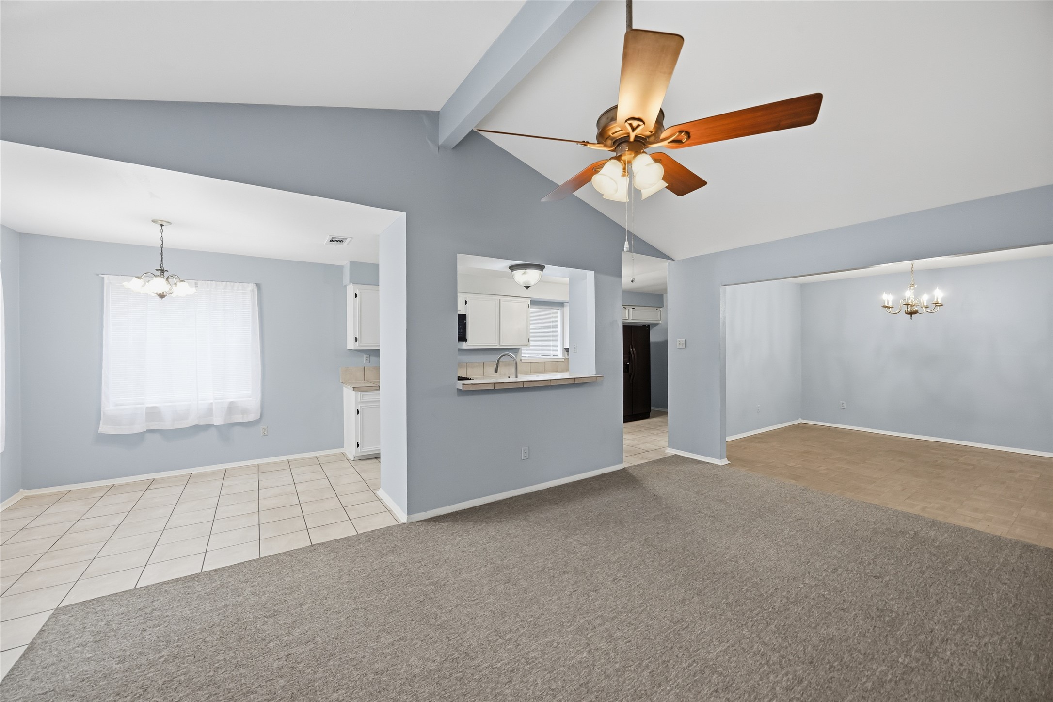 2907 West Greens Road Houston, TX 77067 - Photo 6 of 29 Living Room with Ceiling Fan
