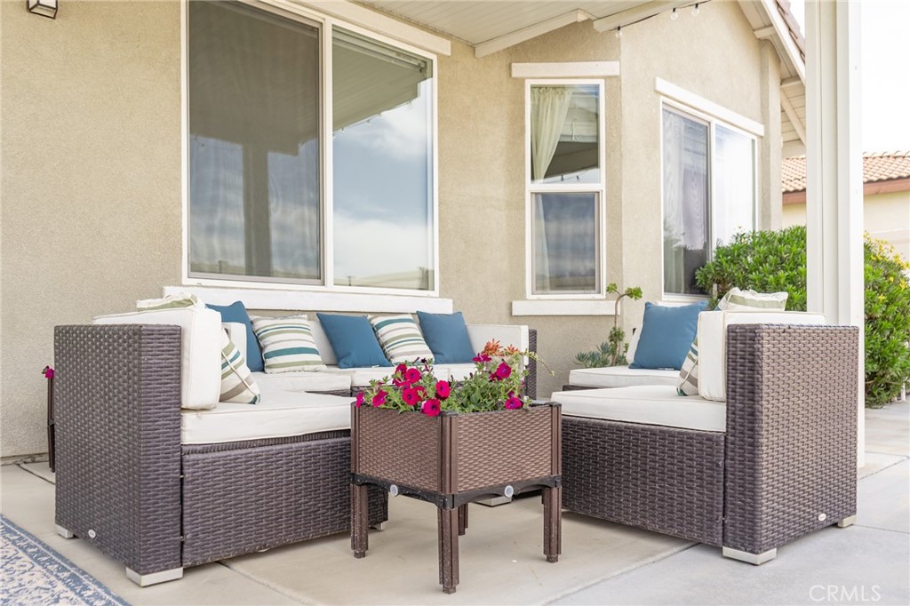 1580 Williamson Park Beaumont, CA 92223 - Photo 41 of 48 a living room with furniture and window