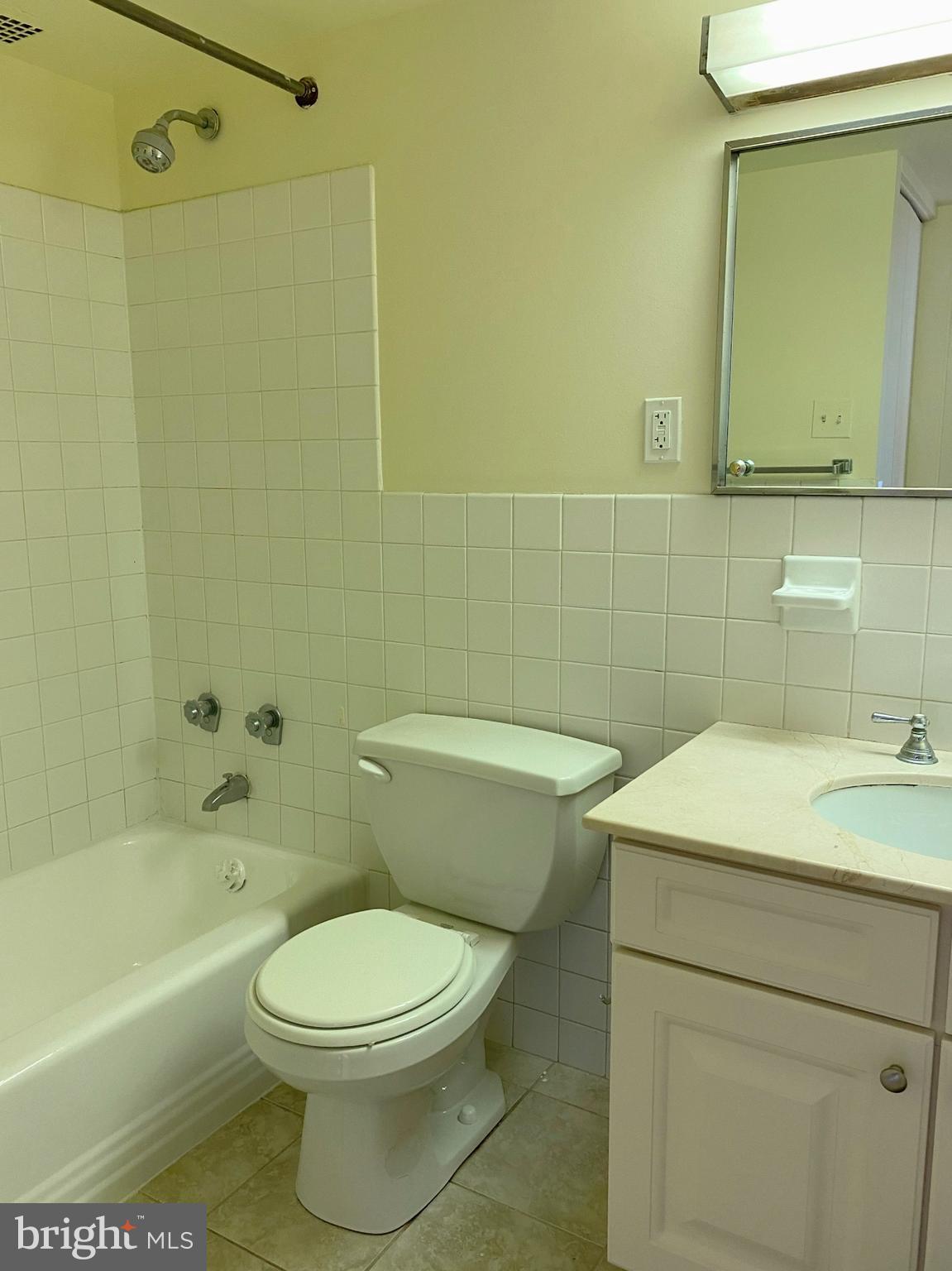 224-30 West Rittenhouse Square, Unit 1014 Philadelphia, PA 19103 - Photo 14 of 16