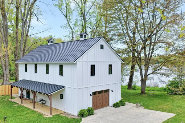 $735,000 | 59351 Shafer Brothers Road, Three Rivers, MI 49093
