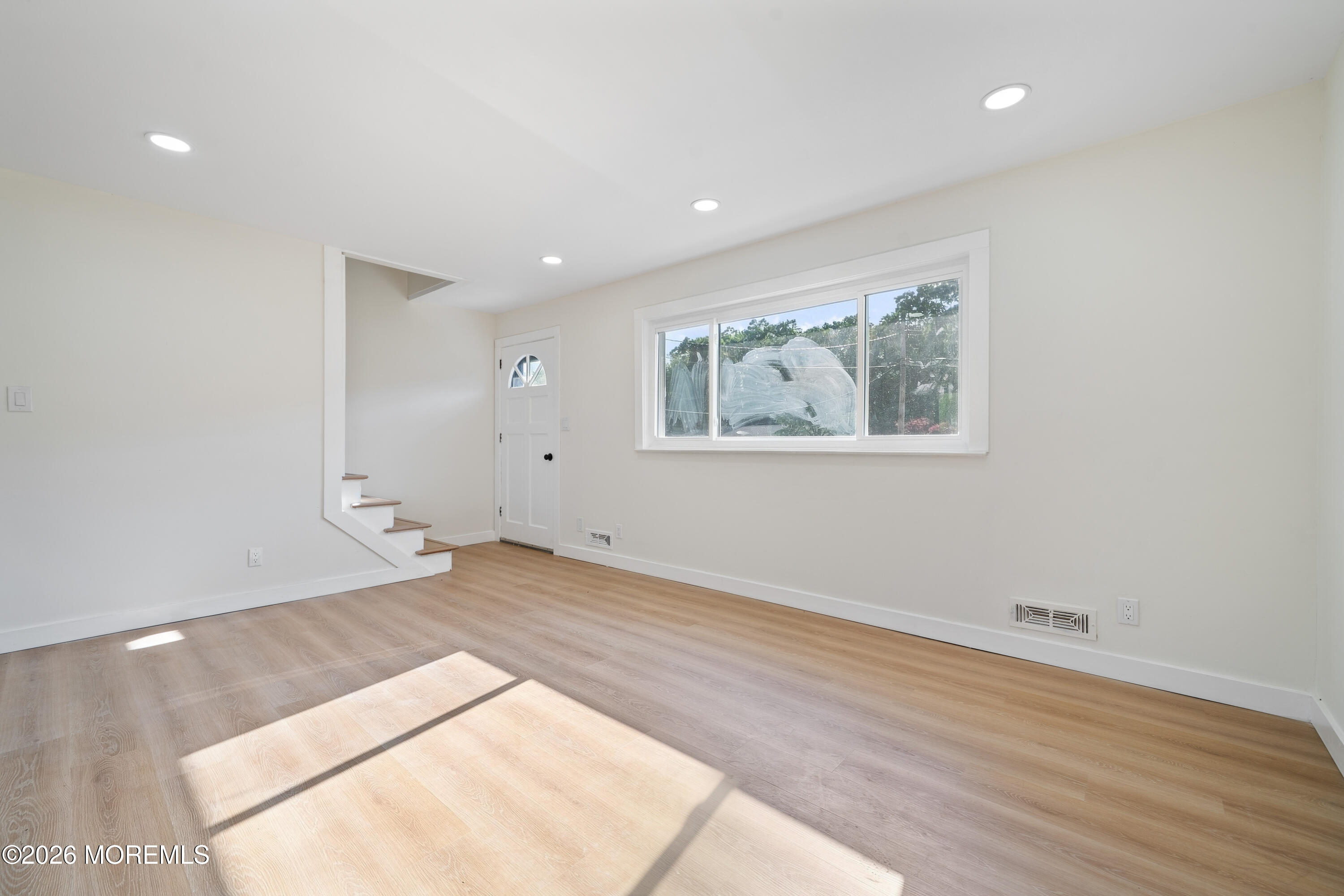 33 Glen Road Howell, NJ 07731 - Photo 3 of 23 SEV06126