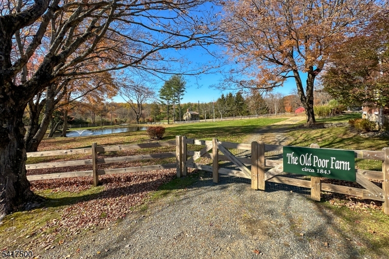 46 Poor Farm Road Pennington, NJ 08534 - Photo 3 of 38