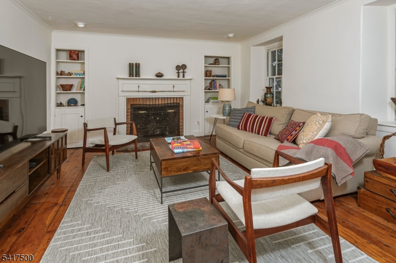 46 Poor Farm Road Pennington, NJ 08534 - Photo 6 of 38