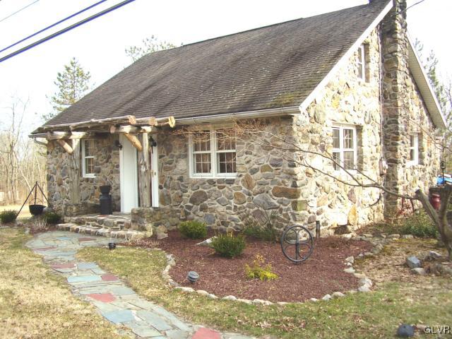 2063 Ridge Road Bangor, PA 18013 - Photo 3 of 28 Great landscaping plus flag stone walkway