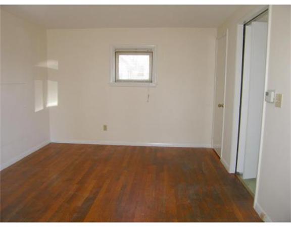 29 Wallingford Road Worcester, MA 01607 - Photo 4 of 5 Gallery Image 4