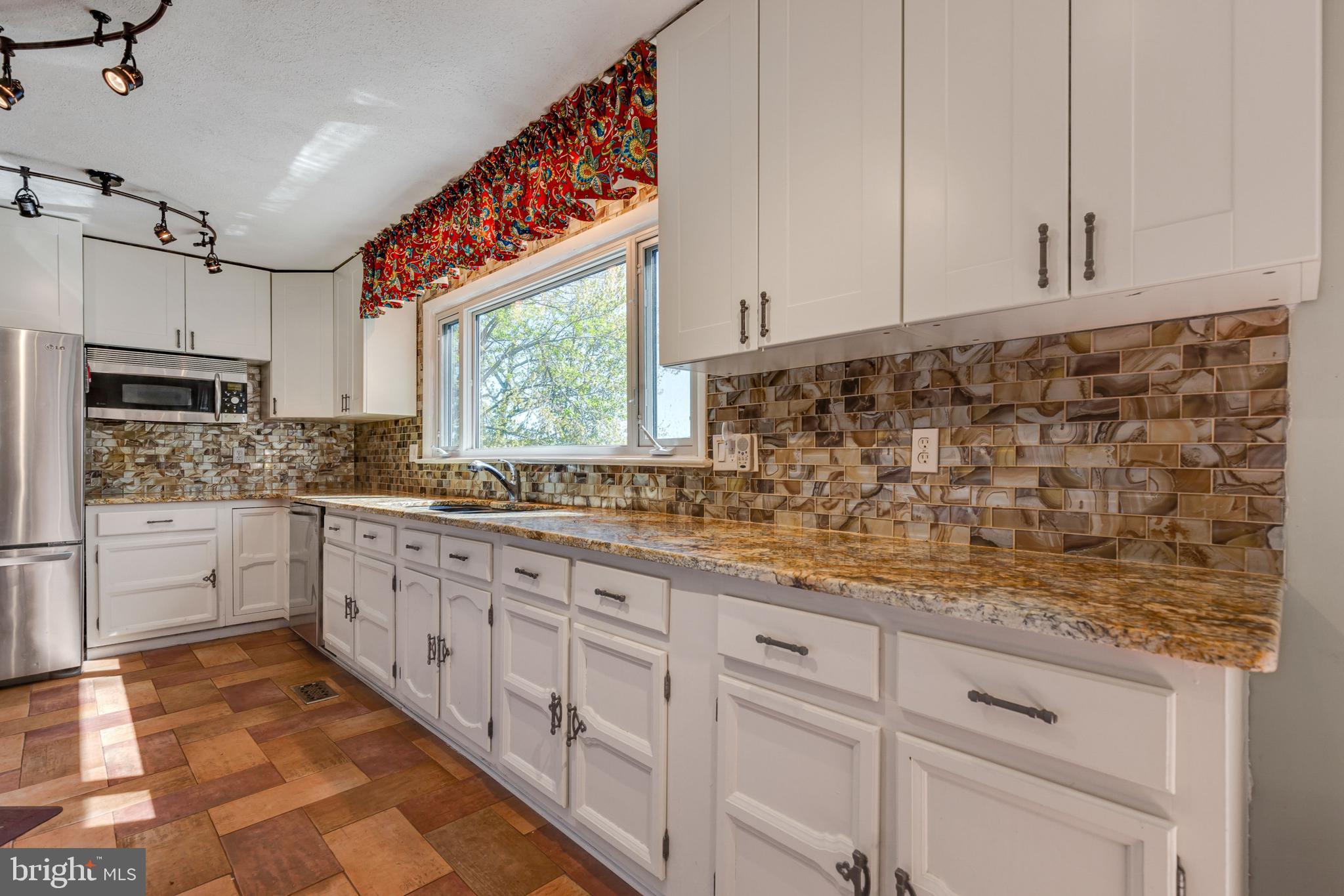18509 Cabin Road Triangle, VA 22172 - Photo 44 of 107 Gallery Image 44