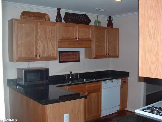 2611 Amherst Ridge Loop Colonial Heights, VA 23834 - Photo 4 of 9 Kitchen
