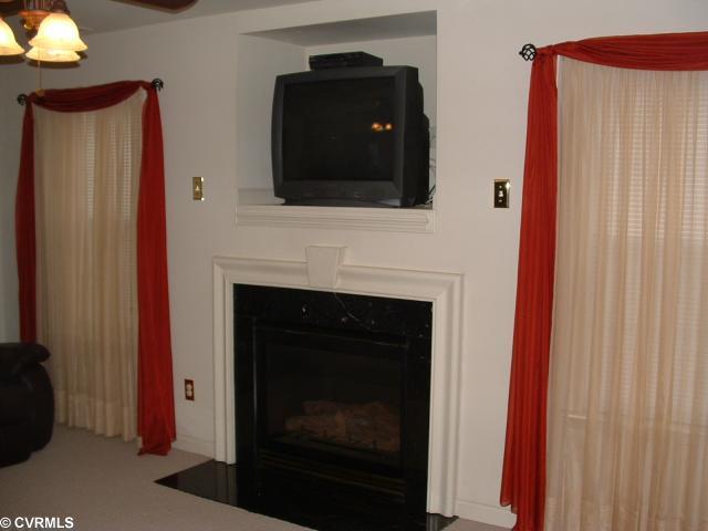 2611 Amherst Ridge Loop Colonial Heights, VA 23834 - Photo 8 of 9 Living Room