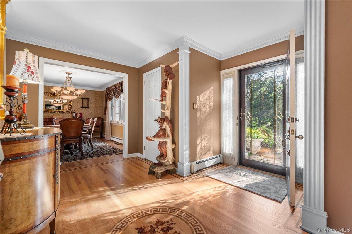 96 Plainview Road Woodbury, NY 11797 - Photo 4 of 38