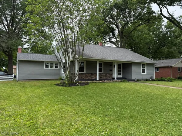 $349,900 | 220 Grant Street, Dover, OH 44622