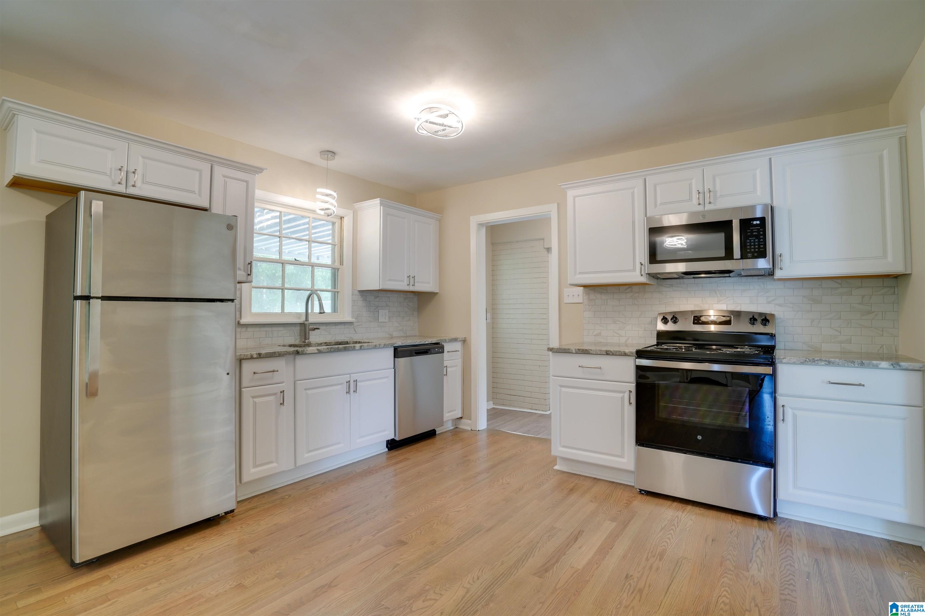 2328 3rd Street Northwest Birmingham, AL 35215 - Photo 10 of 29
