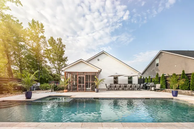 $514,000 | 10 Snow Line Lane, Ooltewah, TN 37363