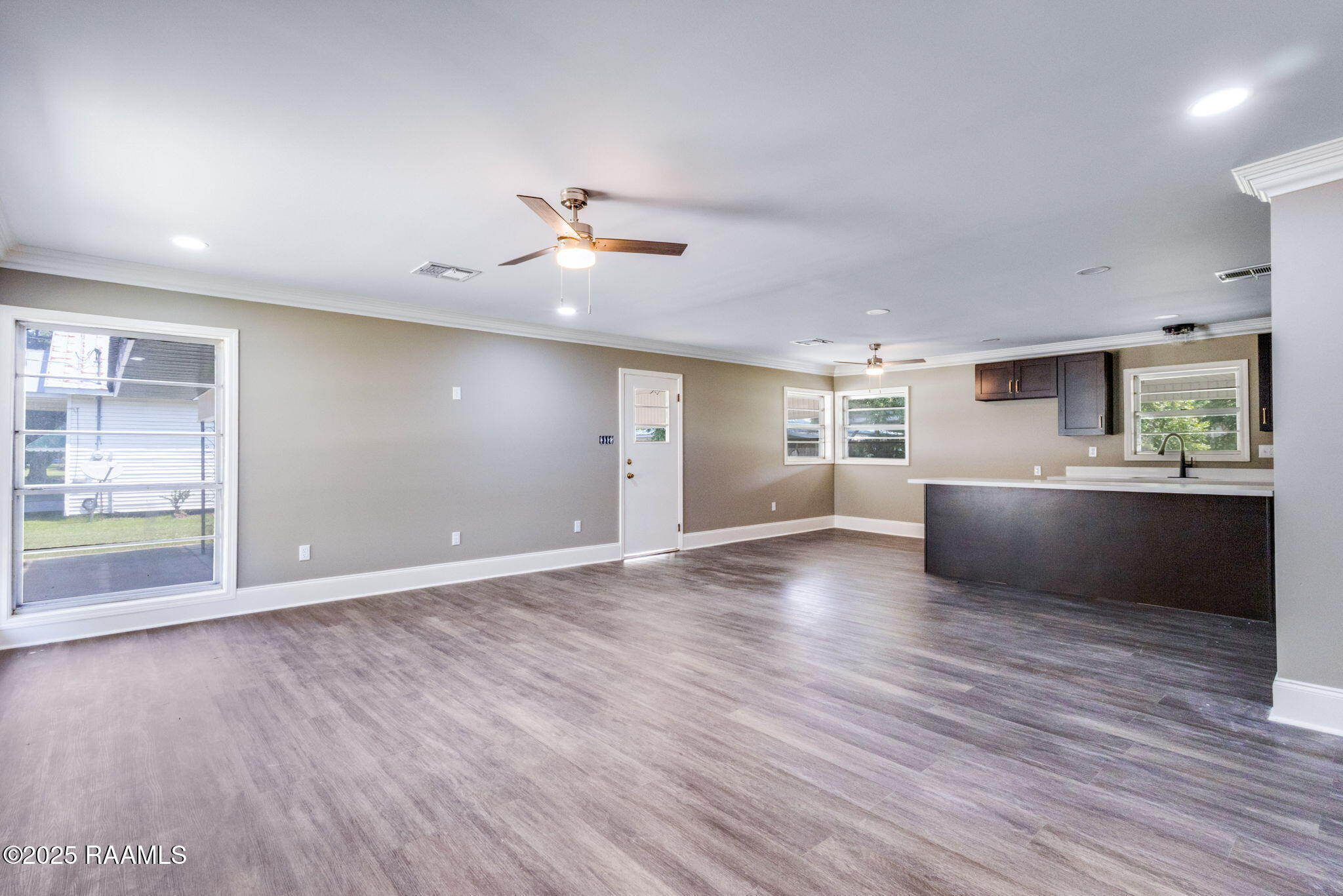 309 North Reed Street Ville Platte, LA 70586 - Photo 3 of 16 13-web-or-mls-309 N Reed St-11