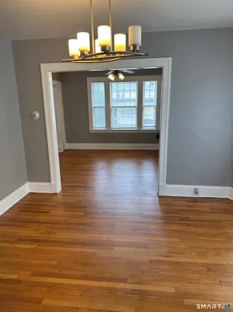 $1,700 | 448 Hillside Avenue, Unit 2, Hartford, CT 06106